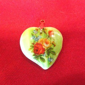 VTG MINT GREEN STRIPED STONE HEART PENDANT W/HAND PAINTED FLORALS, ROSES